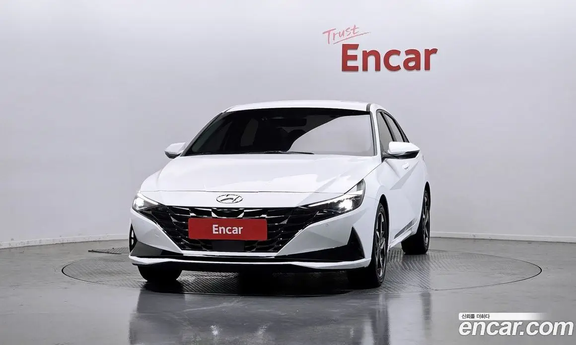 Hyundai Avante 2023 1.6 автомат (гидро), фото 3