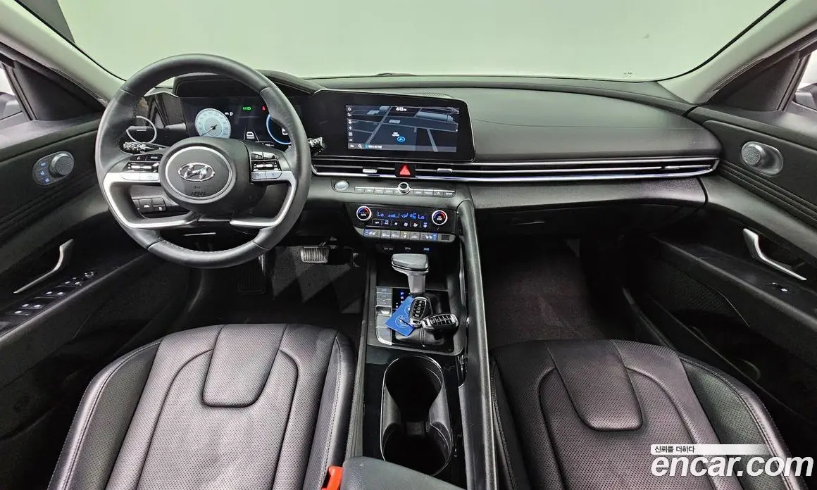 Hyundai Avante 2023 1.6 автомат (гидро), фото 7