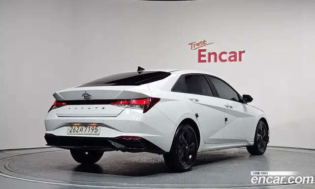 Hyundai Avante 2023 1.6 автомат (гидро), миниатюра 2