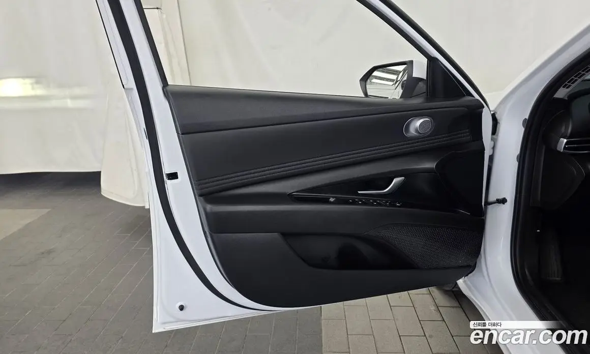 Hyundai Avante 2023 1.6 автомат (гидро), фото 14