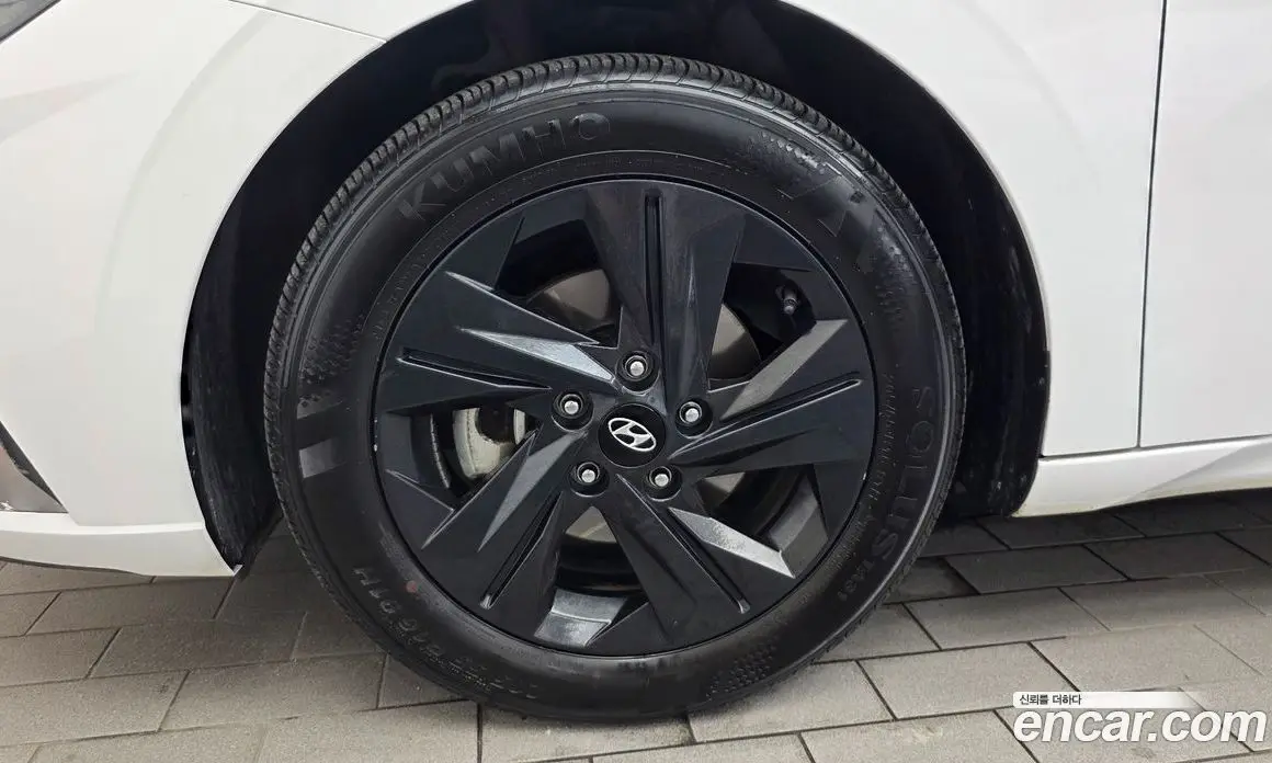 Hyundai Avante 2023 1.6 автомат (гидро), фото 5