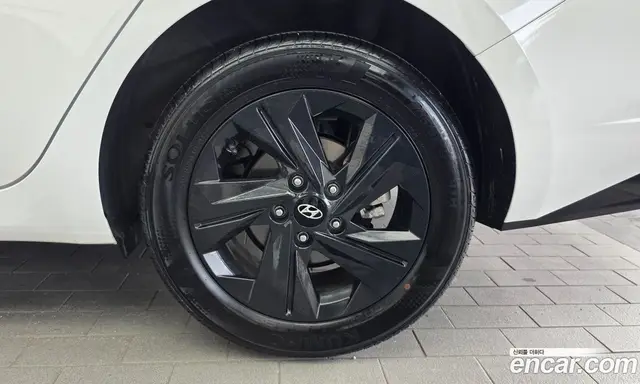 Hyundai Avante 2023 1.6 автомат (гидро), миниатюра 7