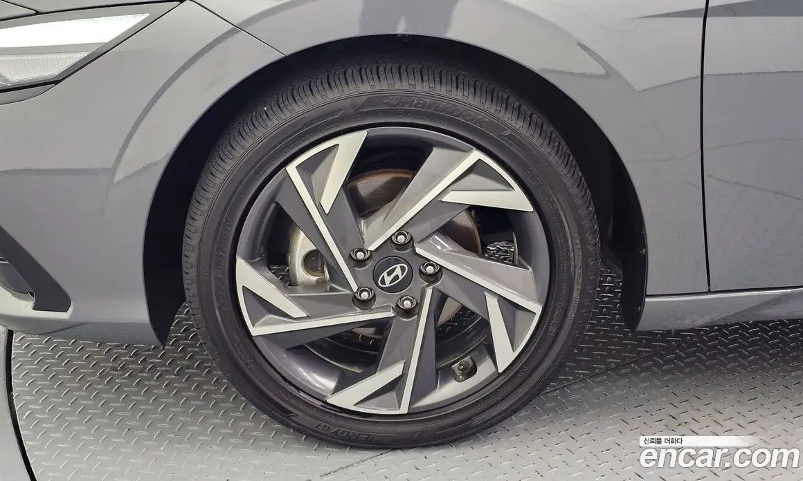 Hyundai Avante 2025 1.6 автомат (гидро), фото 5