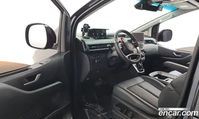 Hyundai Staria 2023 2.2 автомат (гидро), миниатюра 10 Hyundai Staria 2023 2.2 автомат (гидро), миниатюра 10