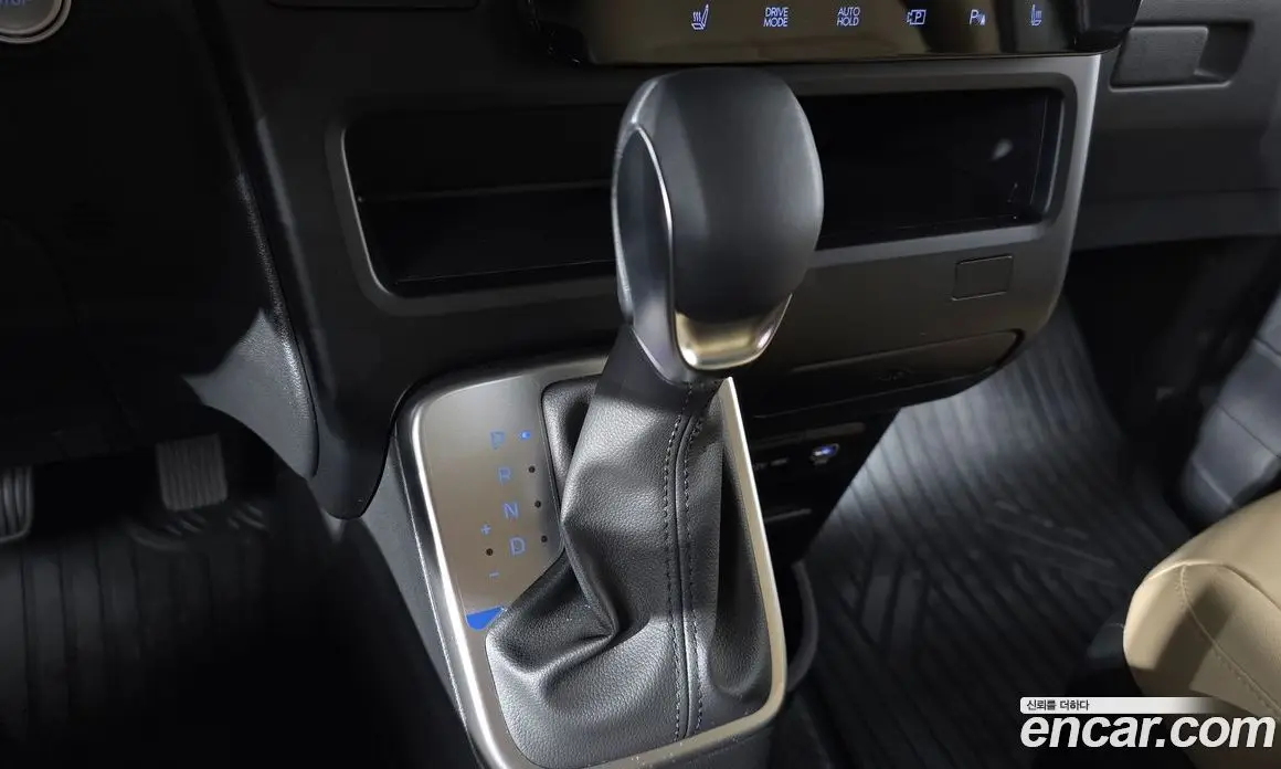 Hyundai Staria 2025 3.5 автомат (гидро), фото 11
