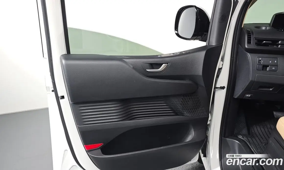 Hyundai Staria 2025 3.5 автомат (гидро), фото 13