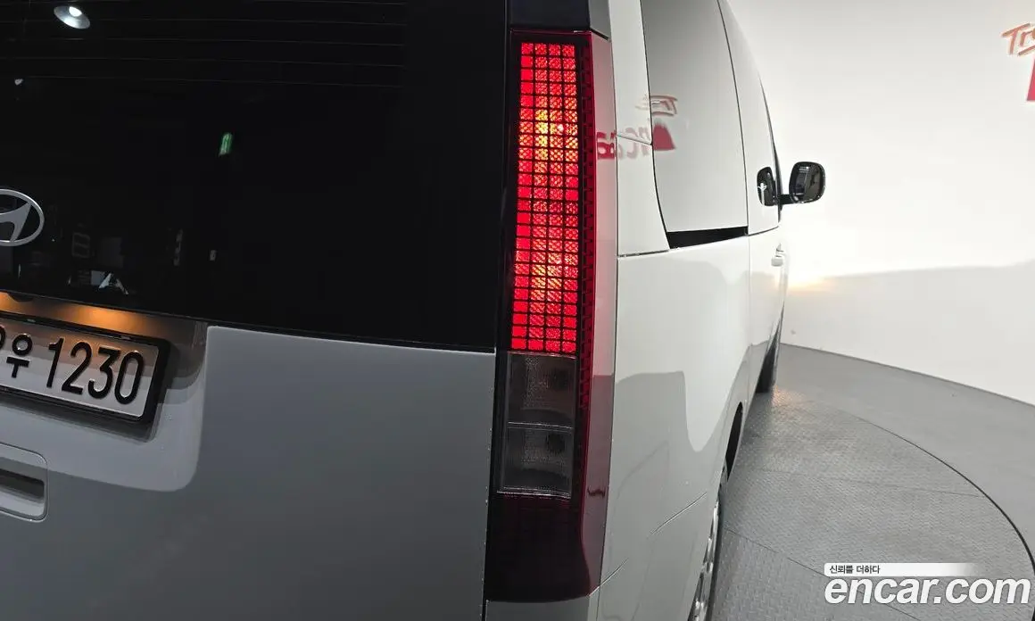 Hyundai Staria 2025 3.5 автомат (гидро), фото 8