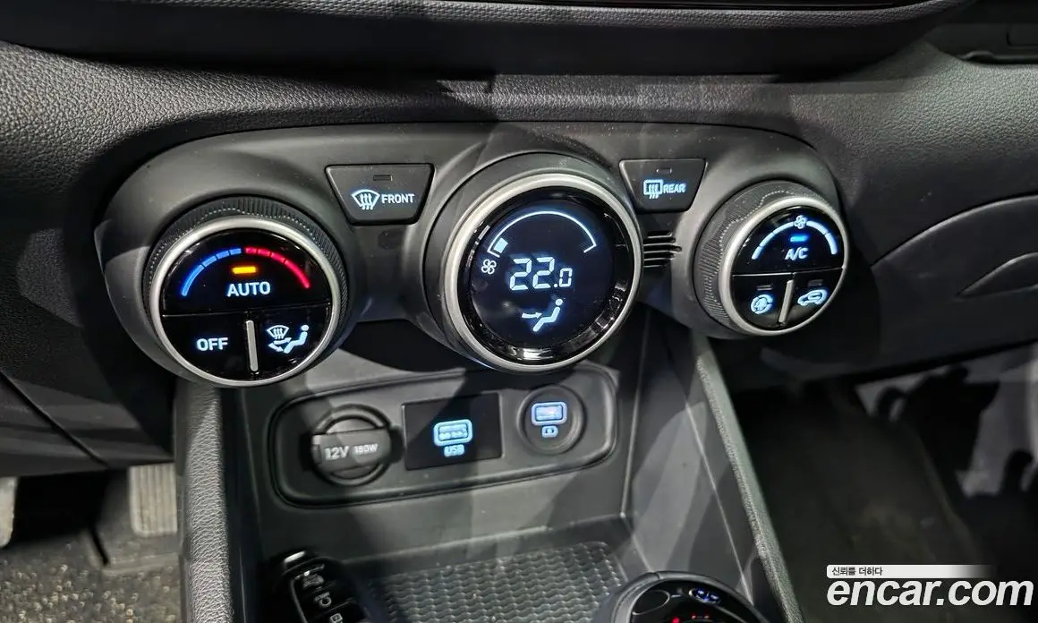 Hyundai Venue 2019 1.6 автомат (гидро), фото 17