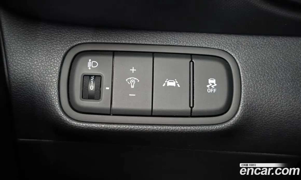 Hyundai Venue 2019 1.6 автомат (гидро), фото 18