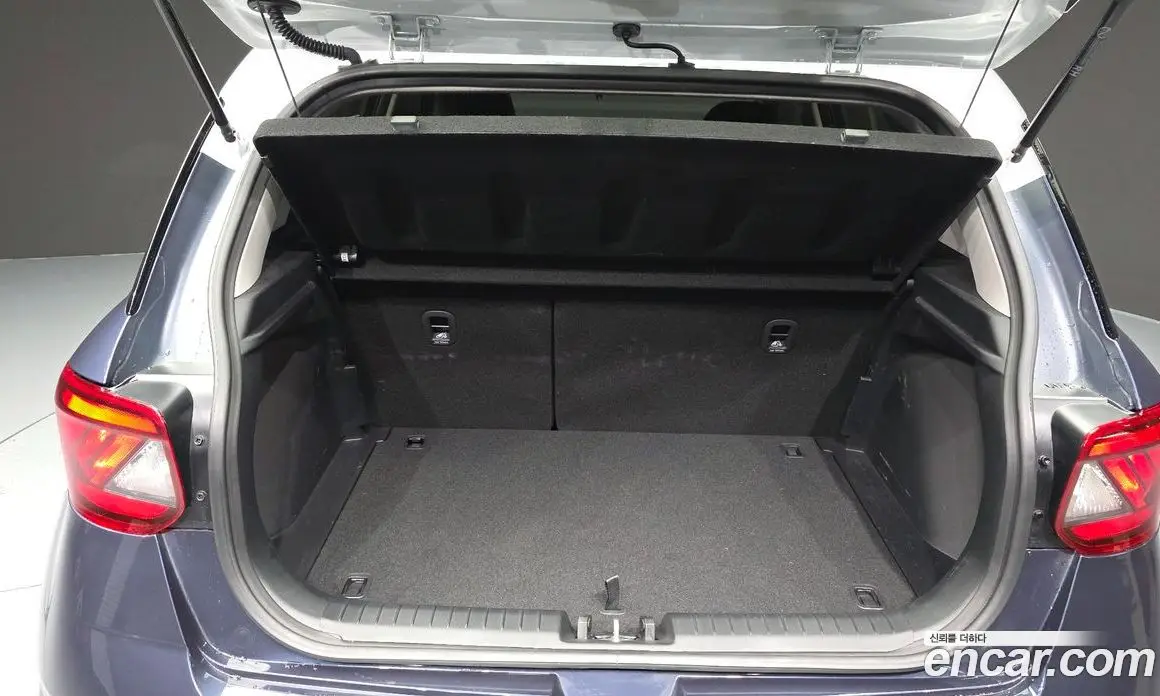 Hyundai Venue 2019 1.6 автомат (гидро), фото 20