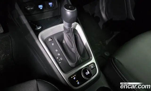 Hyundai Venue 2019 1.6 автомат (гидро), миниатюра 9