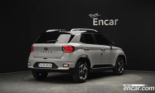 Hyundai Venue 2024 1.6 автомат (гидро), миниатюра 2