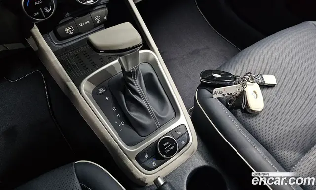 Hyundai Venue 2024 1.6 автомат (гидро), миниатюра 12