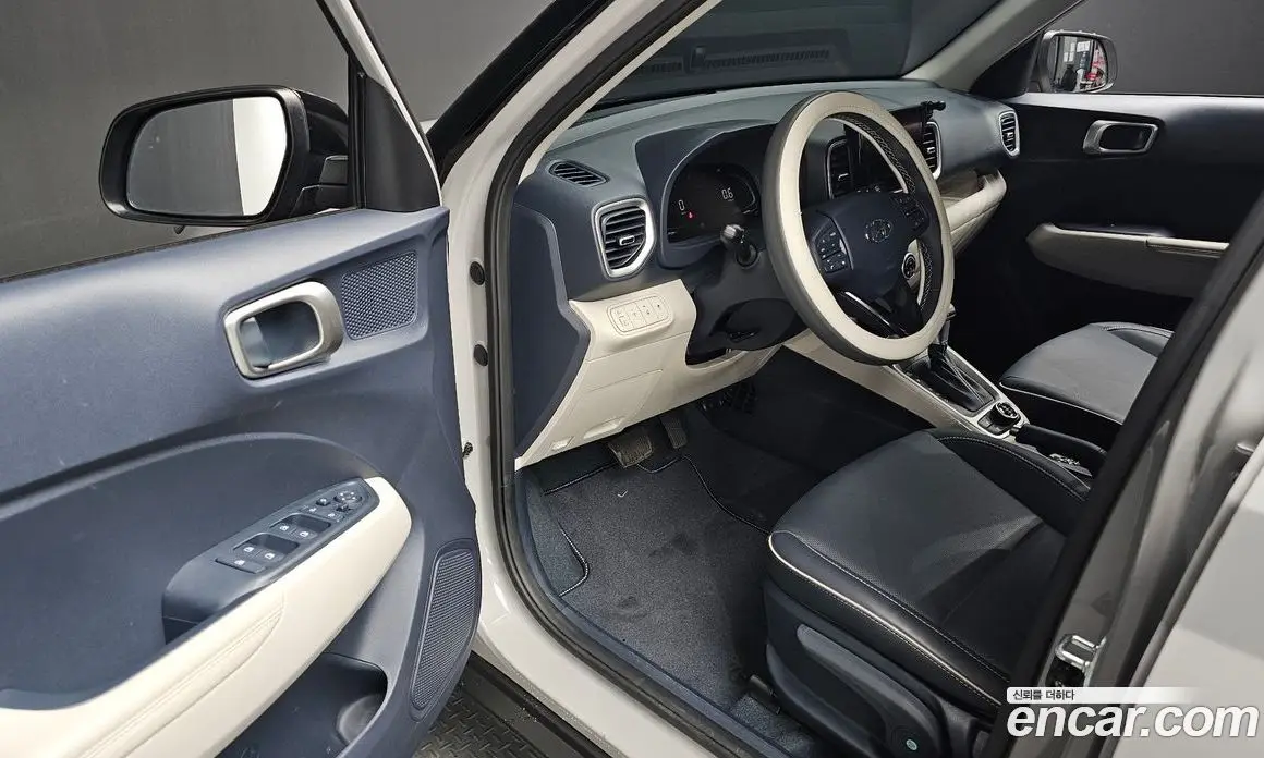 Hyundai Venue 2024 1.6 автомат (гидро), фото 17