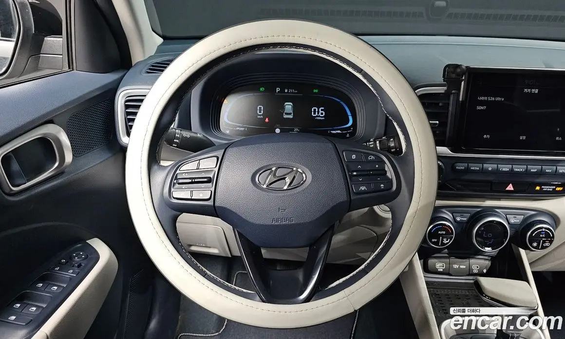 Hyundai Venue 2024 1.6 автомат (гидро), фото 19