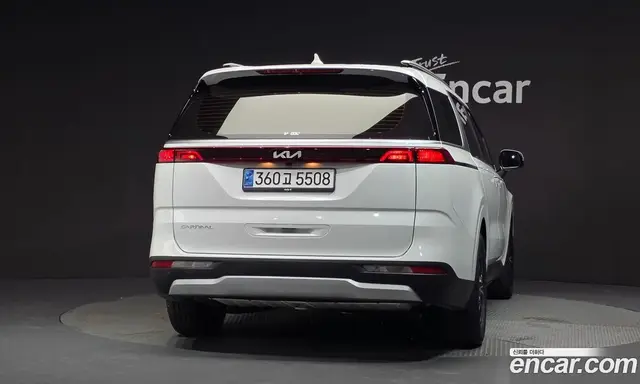 Kia Carnival 2023 2.2 автомат (гидро), миниатюра 4