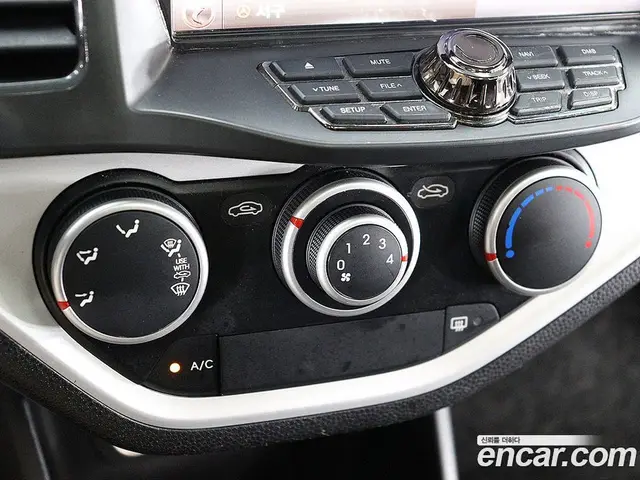 Kia Morning 2012 1.0 автомат (гидро), миниатюра 11