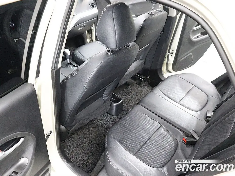 Kia Morning 2012 1.0 автомат (гидро), фото 17
