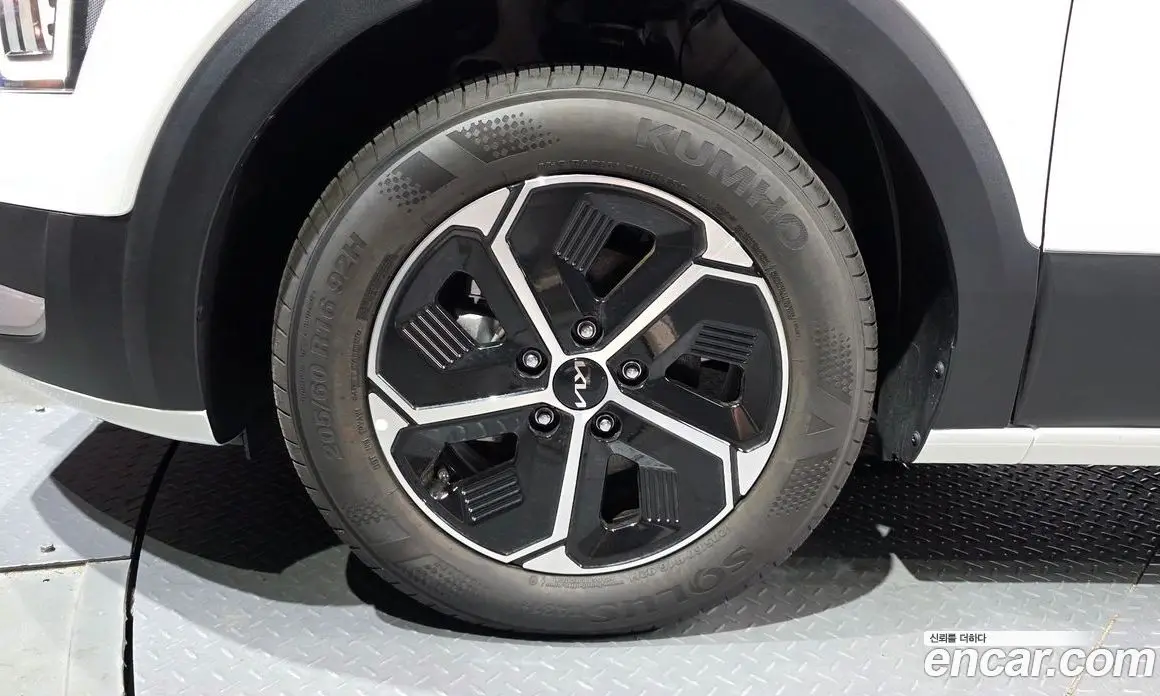 Kia Niro 2026 1.6 автомат (гидро), фото 5