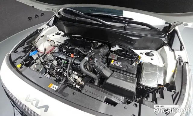 Kia Seltos 2024 1.6 автомат (гидро), миниатюра 6