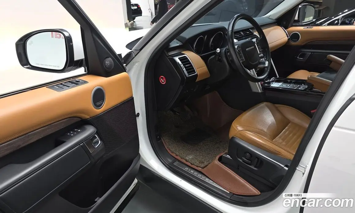 Land Rover Discovery 2017 3.0 автомат (гидро), фото 12