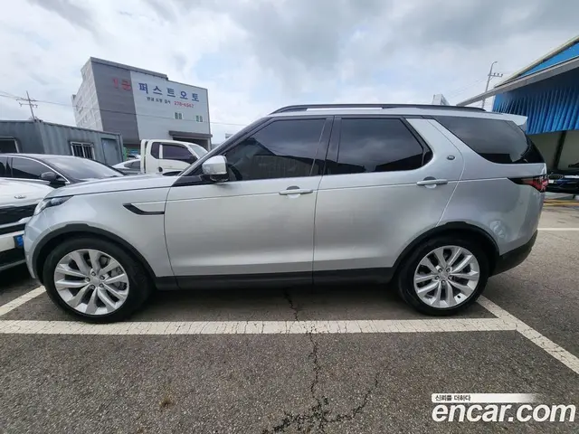Land Rover Discovery 2023 2.0 автомат (гидро), миниатюра 3