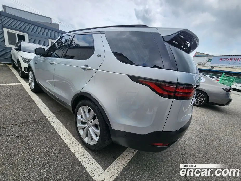 Land Rover Discovery 2023 2.0 автомат (гидро), фото 7