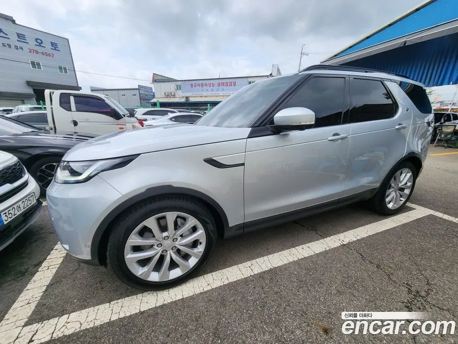 Land Rover Discovery 2023 2.0 автомат (гидро), фото 8