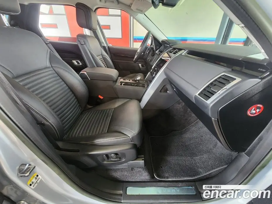 Land Rover Discovery 2023 2.0 автомат (гидро), фото 10