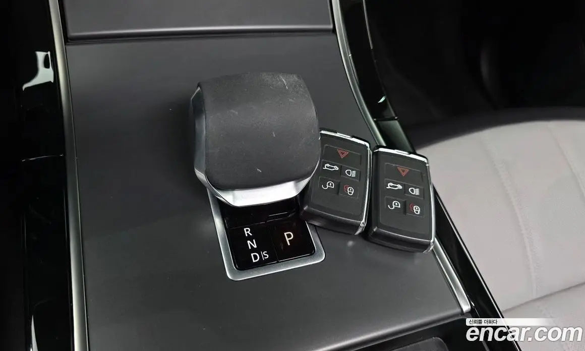Land Rover Range Rover Evoque 2025 2.0 автомат (гидро), фото 12