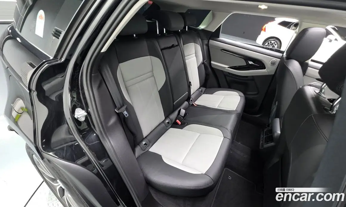 Land Rover Range Rover Evoque 2025 2.0 автомат (гидро), фото 16
