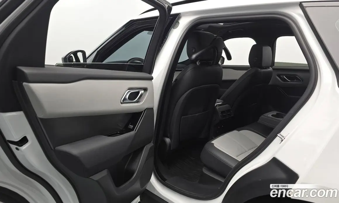 Land Rover Range Rover Velar 2024 2.0 автомат (гидро), фото 15