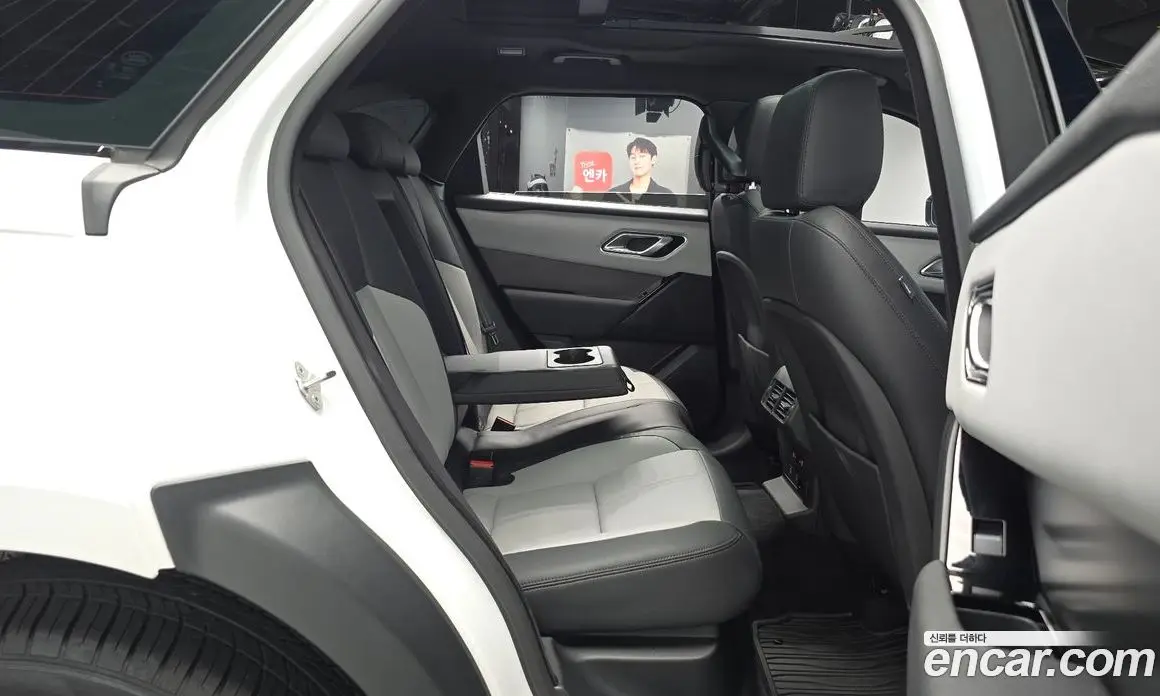 Land Rover Range Rover Velar 2024 2.0 автомат (гидро), фото 17