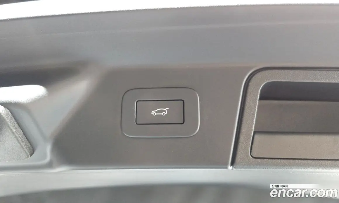 Land Rover Range Rover Velar 2024 2.0 автомат (гидро), фото 30