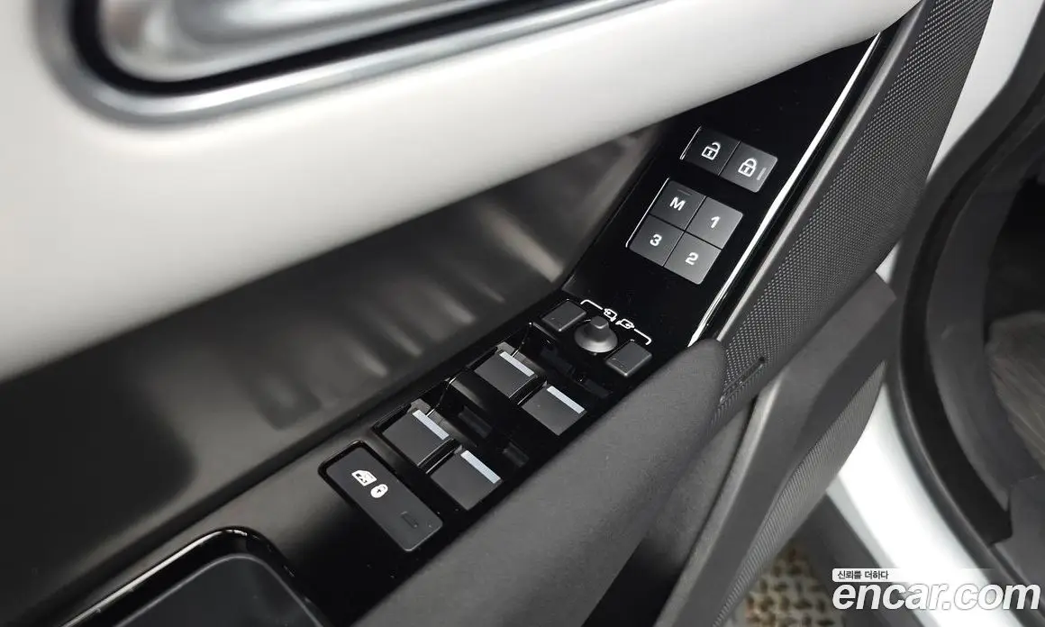 Land Rover Range Rover Velar 2024 2.0 автомат (гидро), фото 31