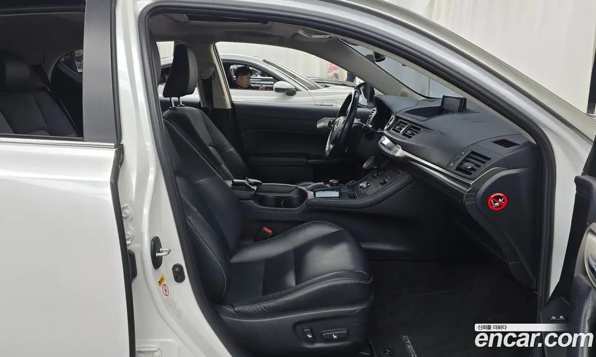 Lexus CT200h 2018 1.8 автомат (гидро), фото 11