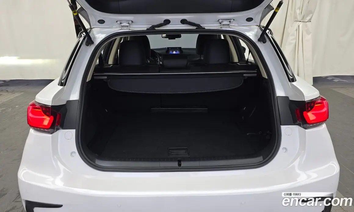 Lexus CT200h 2018 1.8 автомат (гидро), фото 20