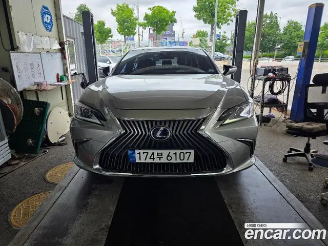 Lexus ES, 2019, 56 627 км
