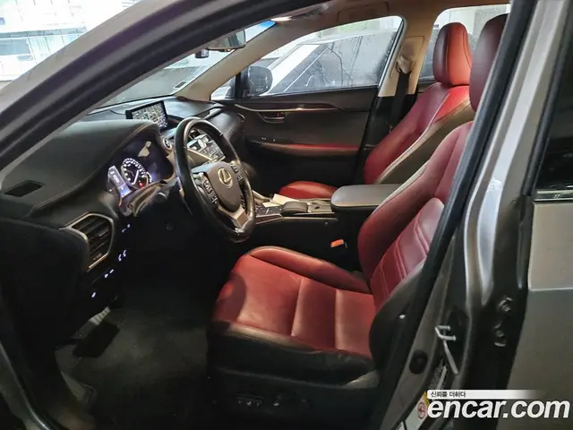 Lexus NX 2018 2.5 автомат (гидро), миниатюра 5