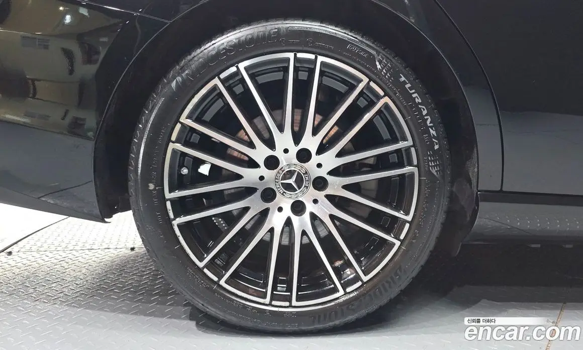 Mercedes-Benz C-Class 2023 2.0 автомат (гидро), фото 5