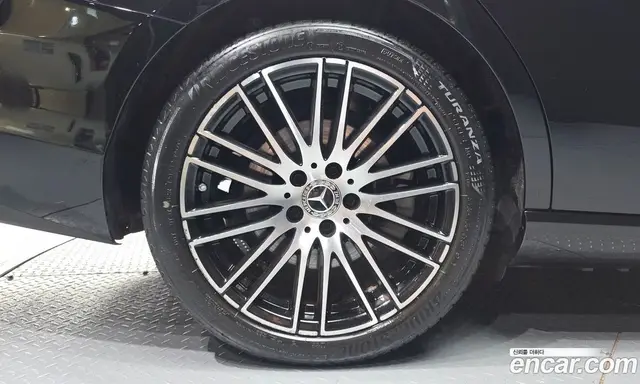 Mercedes-Benz C-Class 2023 2.0 автомат (гидро), миниатюра 5