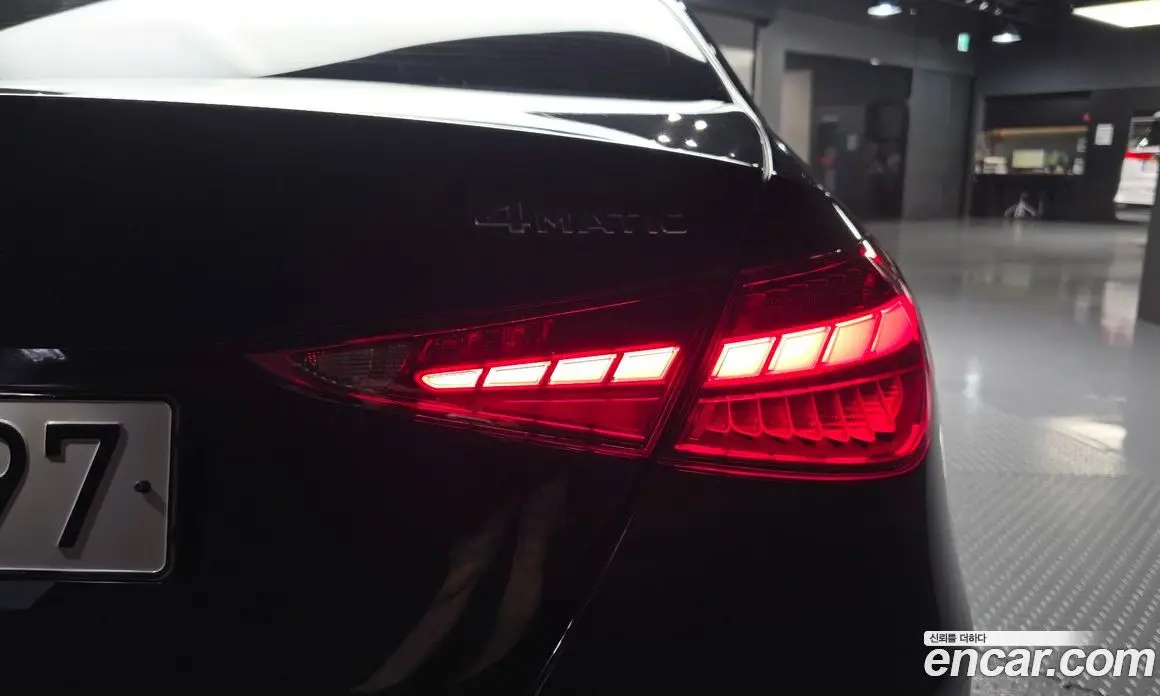 Mercedes-Benz C-Class 2023 2.0 автомат (гидро), фото 9