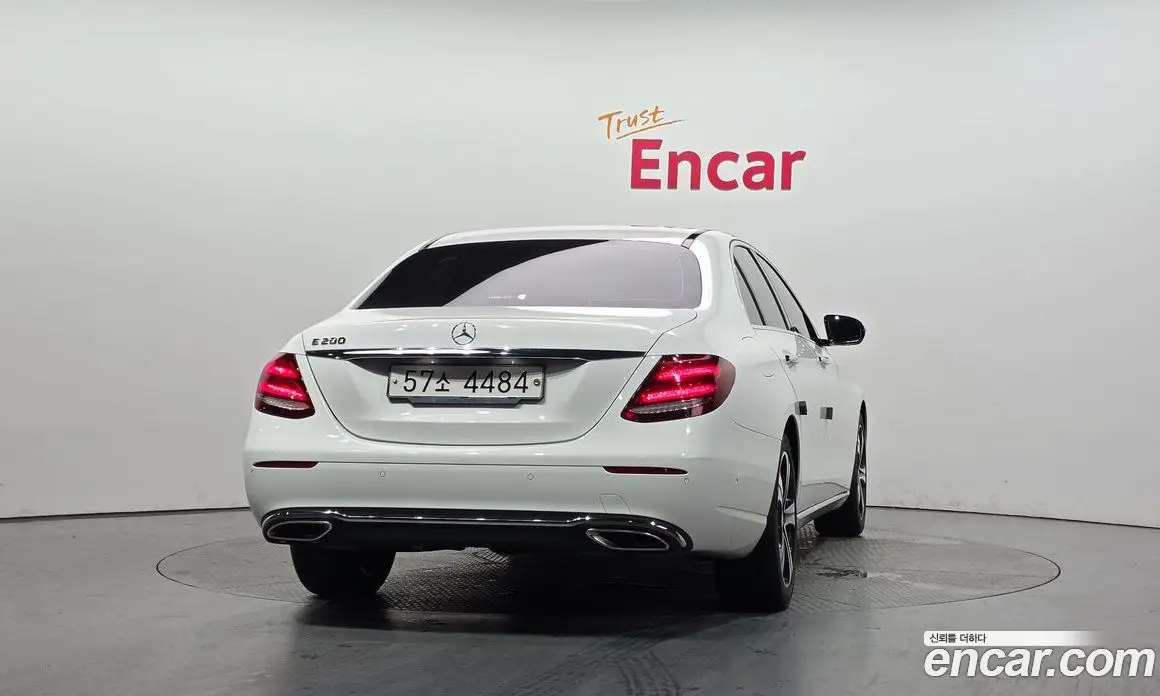 Mercedes-Benz E-Class 2017 2.0 автомат (гидро), фото 4