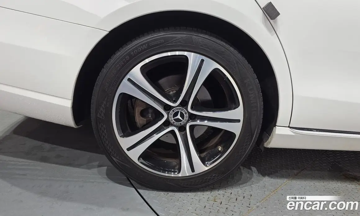 Mercedes-Benz E-Class 2017 2.0 автомат (гидро), фото 5