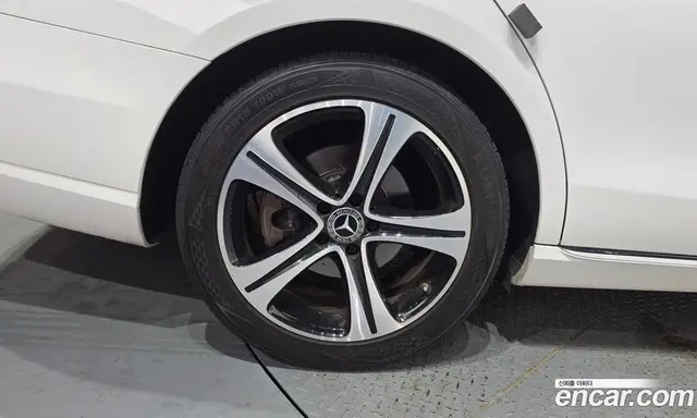 Mercedes-Benz E-Class 2017 2.0 автомат (гидро), миниатюра 5