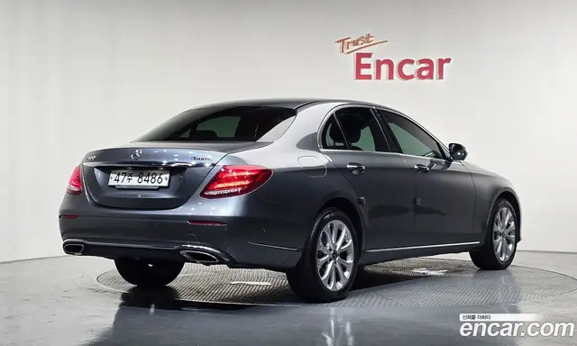 Mercedes-Benz E-Class 2018 2.0 автомат (гидро), миниатюра 2