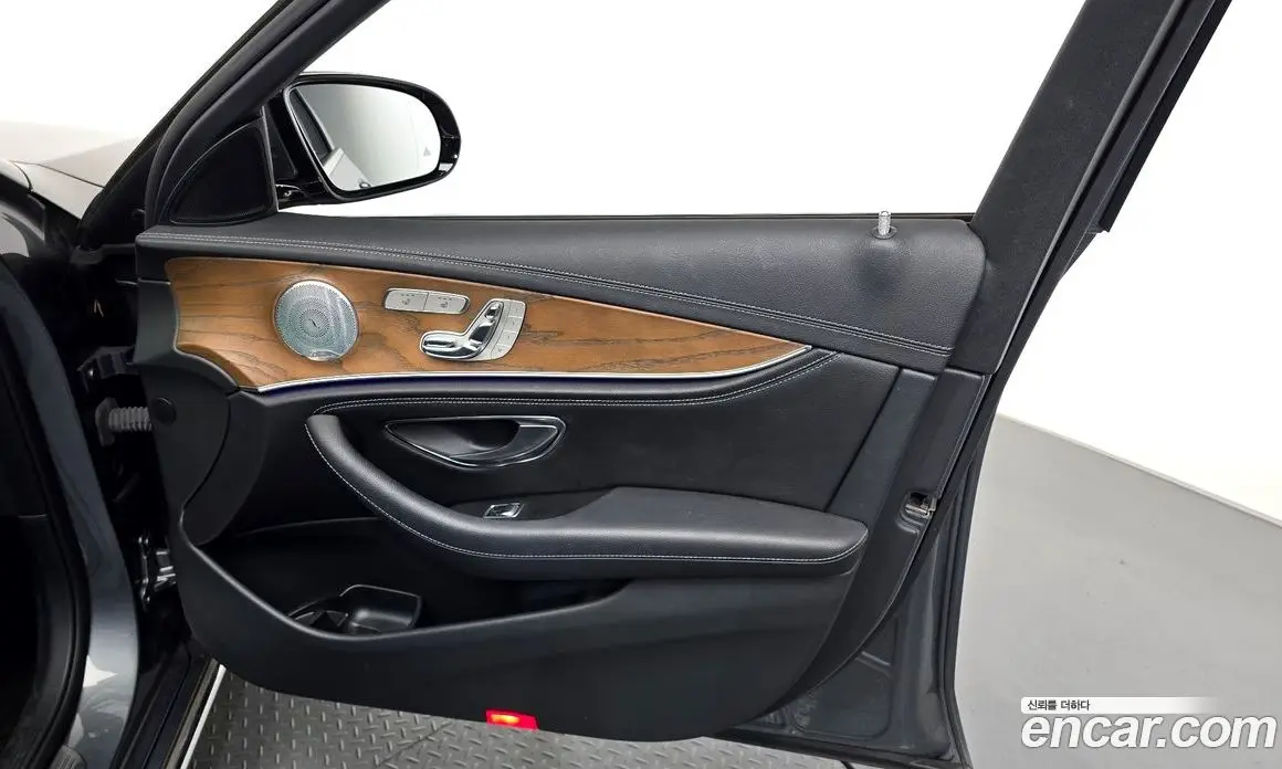 Mercedes-Benz E-Class 2018 2.0 автомат (гидро), фото 14