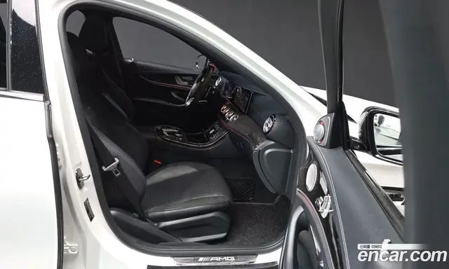 Mercedes-Benz E-Class 2019 4.0 автомат (гидро), миниатюра 11