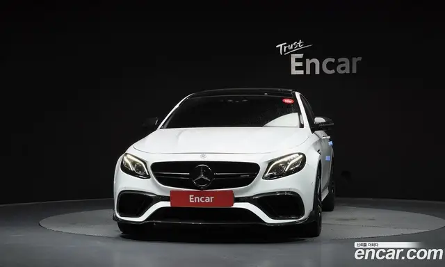 Mercedes-Benz E-Class 2019 4.0 автомат (гидро), миниатюра 3