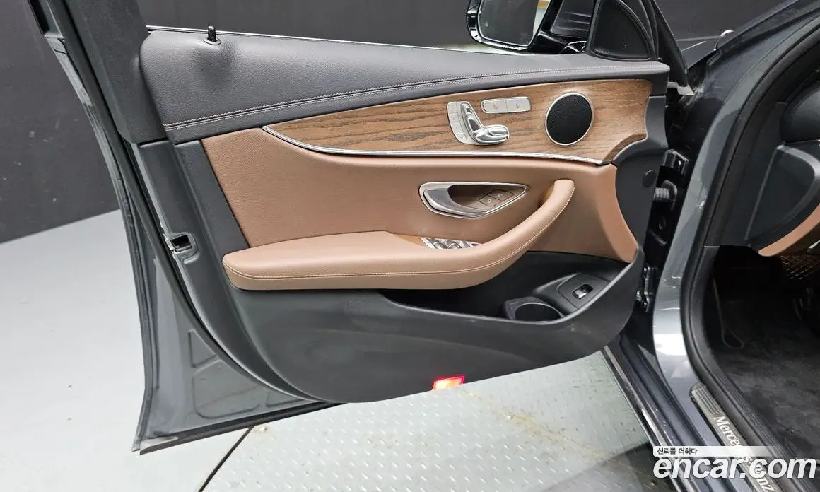 Mercedes-Benz E-Class 2022 2.0 автомат (гидро), фото 13